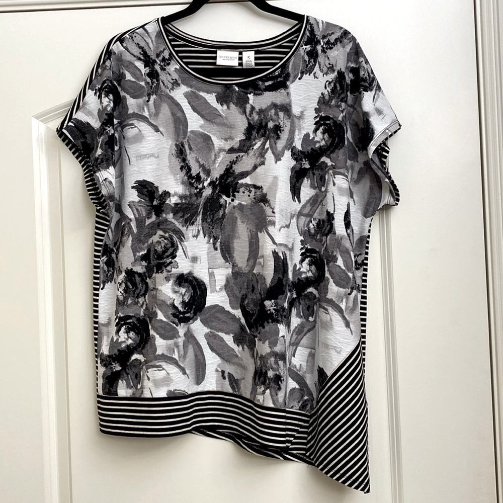 Chico's Floral Striped cap sleeve Top Shirt Womens XL Asymmetrical Spring Artsy